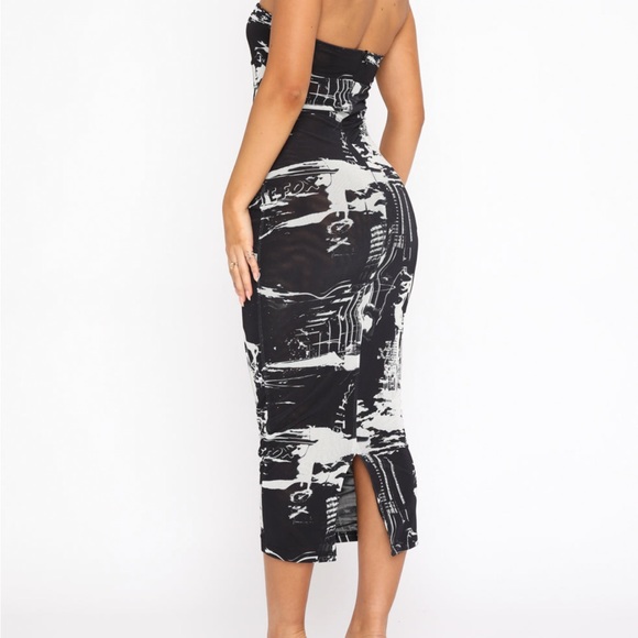 M/US6 white fox boutique midi dress — graphic pattern print - Picture 5 of 6